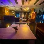 Business 3* برييدور